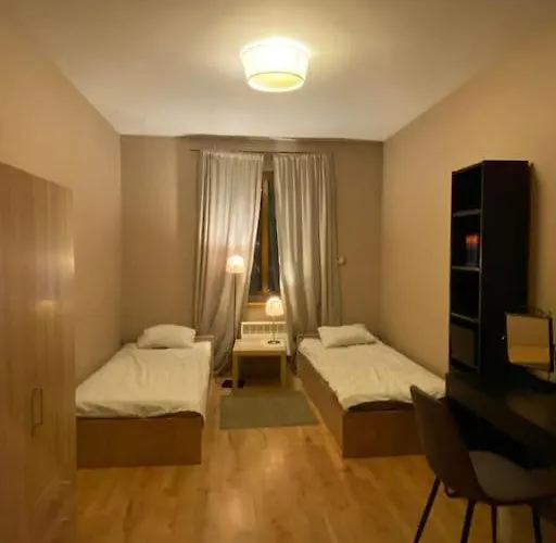 4 - 86 M2 - 300 M Od Rynku Апартаменты